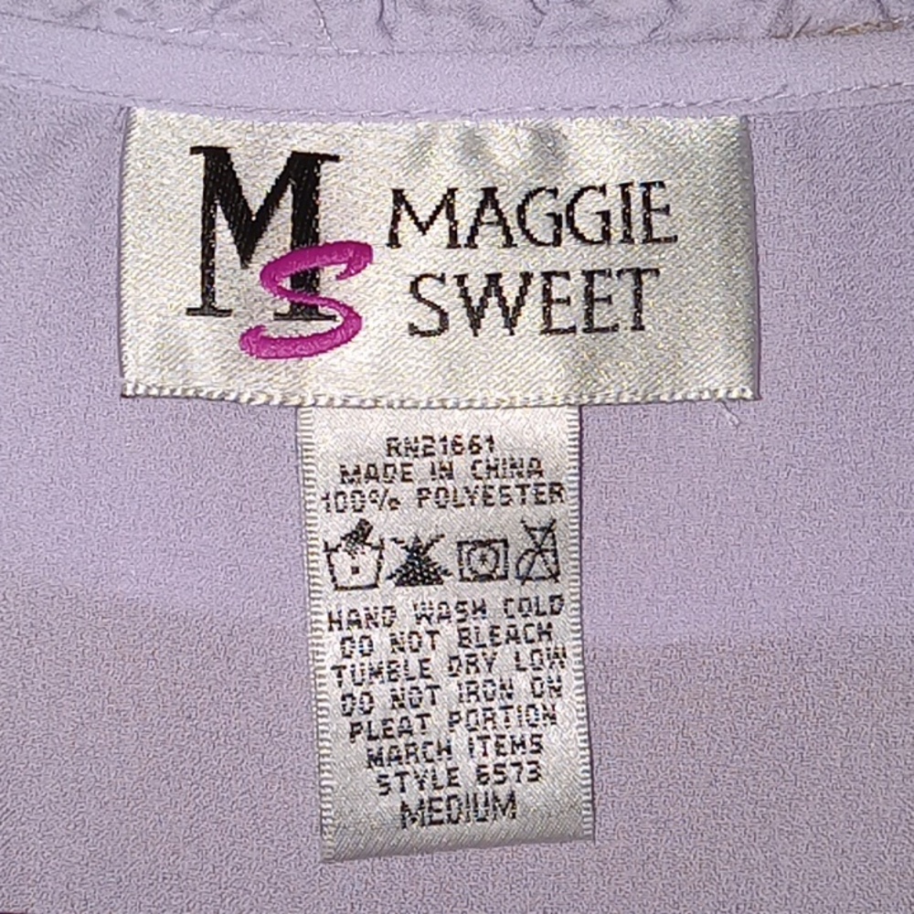 Maggie Sweet Pleated Blouse, Lavender, Sheer, Women's Size Medium, Pre-owned - Picture 5 of 5